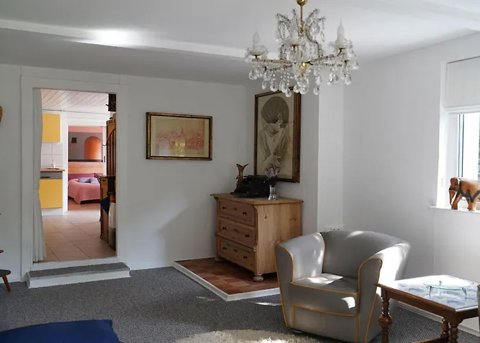 With Art-formerly Tui 公寓